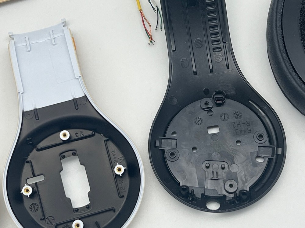 Authentic Replacement Parts for Beats Studio3 Wireless Shadow Gray MQUF2LL/A