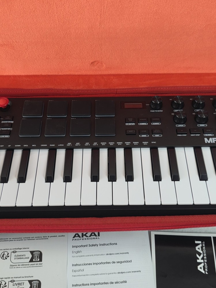 🟥🟥 Akai MPK Mini Plus 37-Key USB Midi Keyboard Controller Plus LLTGEM Case