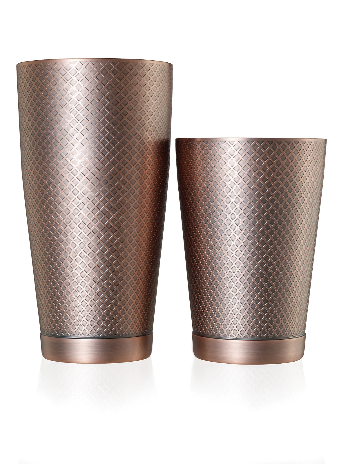 Mercer Culinary M37200ACP Barfly 28 & 18 oz. Diamond Etched Lattice Shaker Set