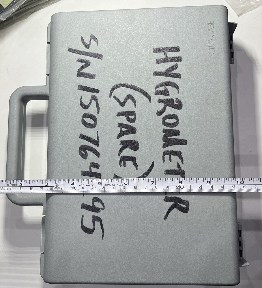 Traceable Hygrometer Thermometer with Memory and Probe by VWR