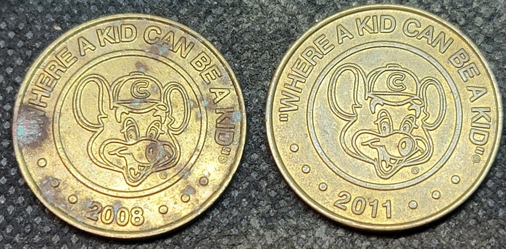 2 CHUCK E CHEESE TOKENS L1133