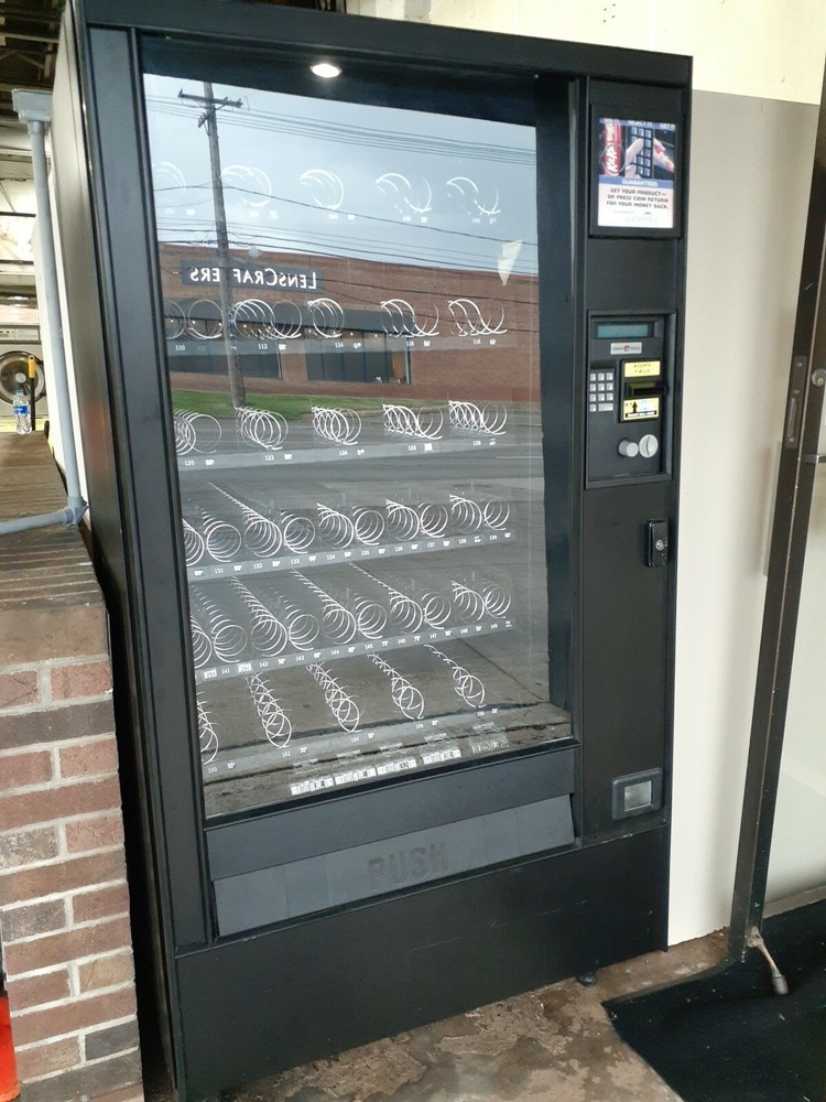 Automatic Products 933 model 933d Snack Vending Machine