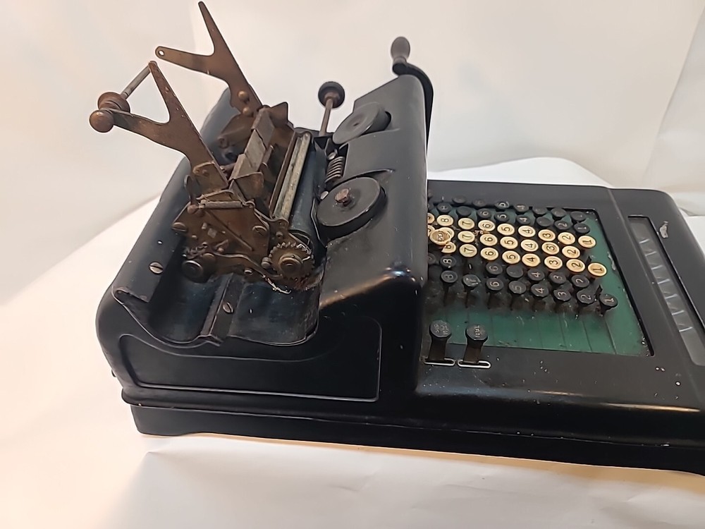 Vintage BURROUGHS ADDING MACHINE CALCULATOR HAND CRANK. No key - Untested - Rare