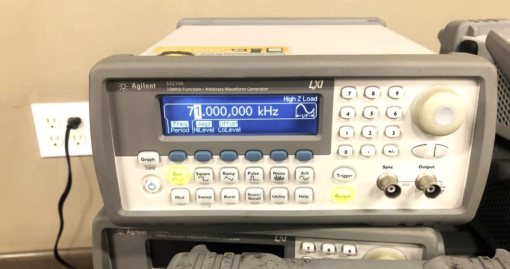 Agilent 10MHz Function/Arbitrary Waveform Generator 33210A USED