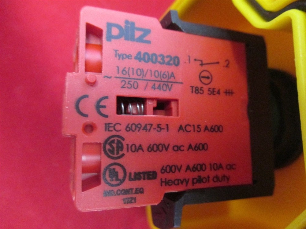 Pilz 400520 Emergency Stop Switch new