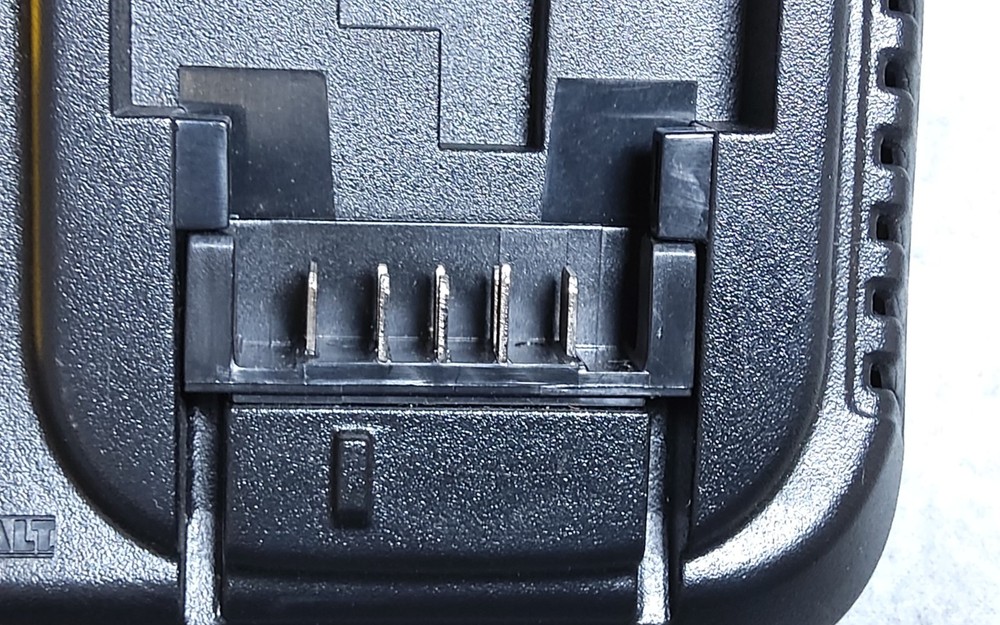 Dewalt DCF887 1/4" Cordless Impact Driver In Case