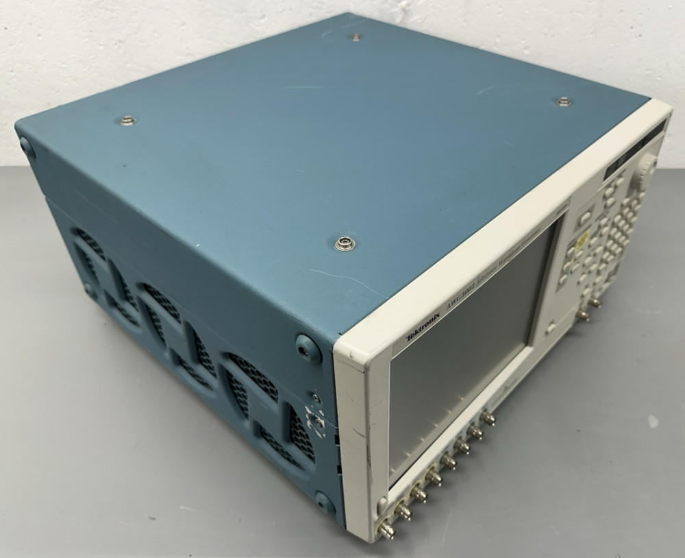 Tektronix AWG5002 Arbitrary Waveform Generator 600MS/s w/SSD