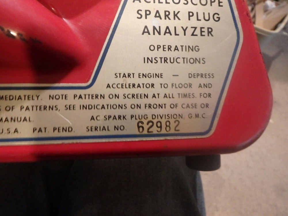 4F- vintage AC hand held ACILLOSCOPE Spark Plug Analyzer plastic case as=is