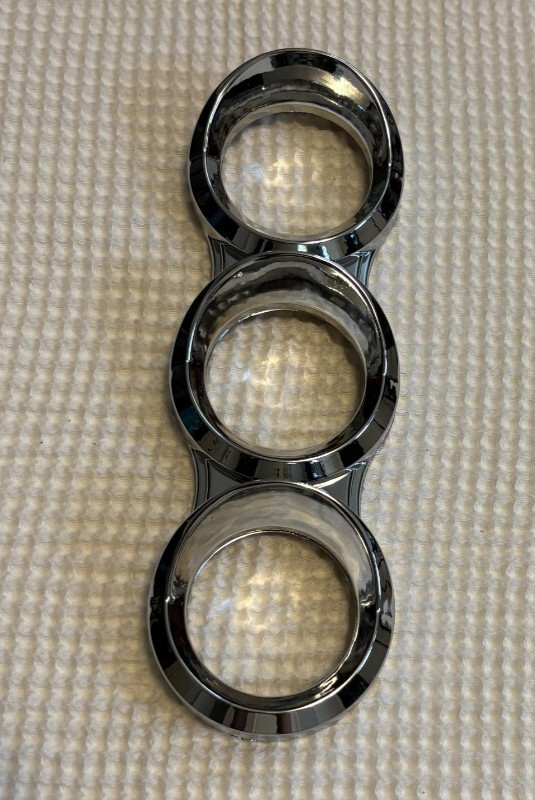 Freightliner Cascadia Chrome Small Vertical 3 Gauge Cluster W/ Visors