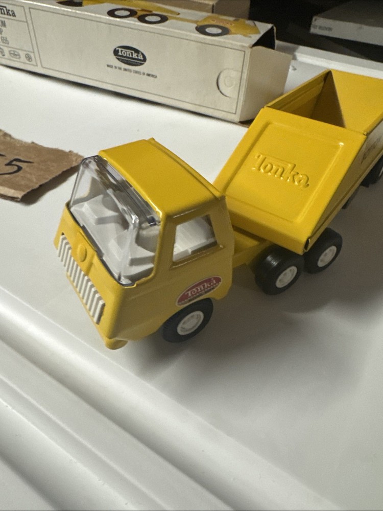Tiny Tonka Bottom Dump Truck #655 With Box