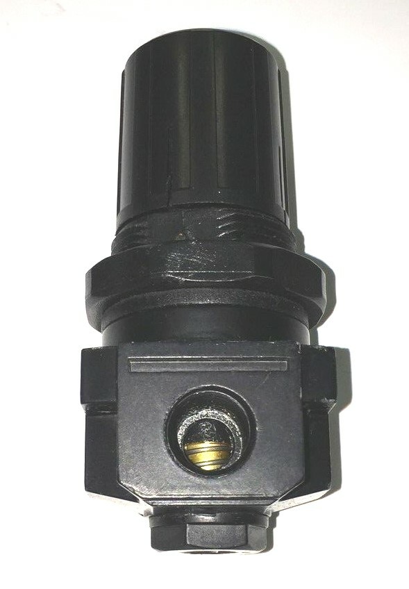 E108042 1/4'' ROLAIR HEAVY DUTY REGULATOR 7-225 PSI 1/4'' FNPT IN & OUT