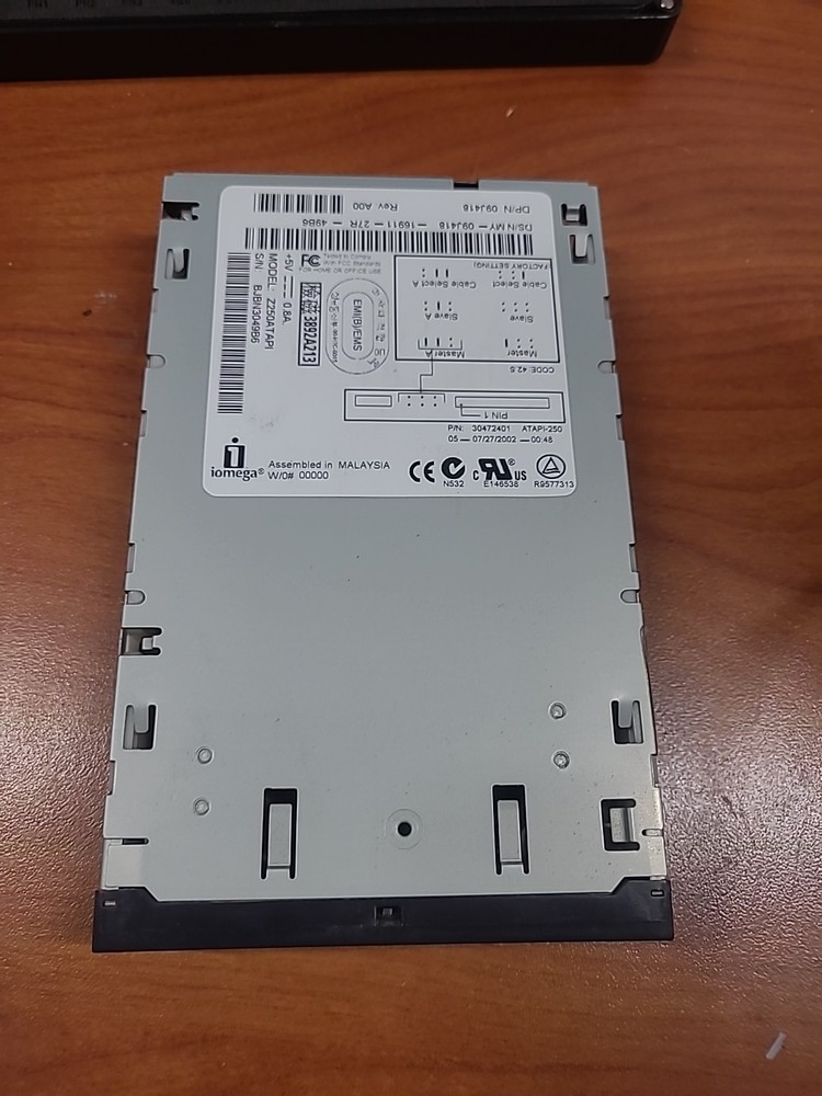 Iomega Z250ATAPI 250MB Zip Disk Drive
