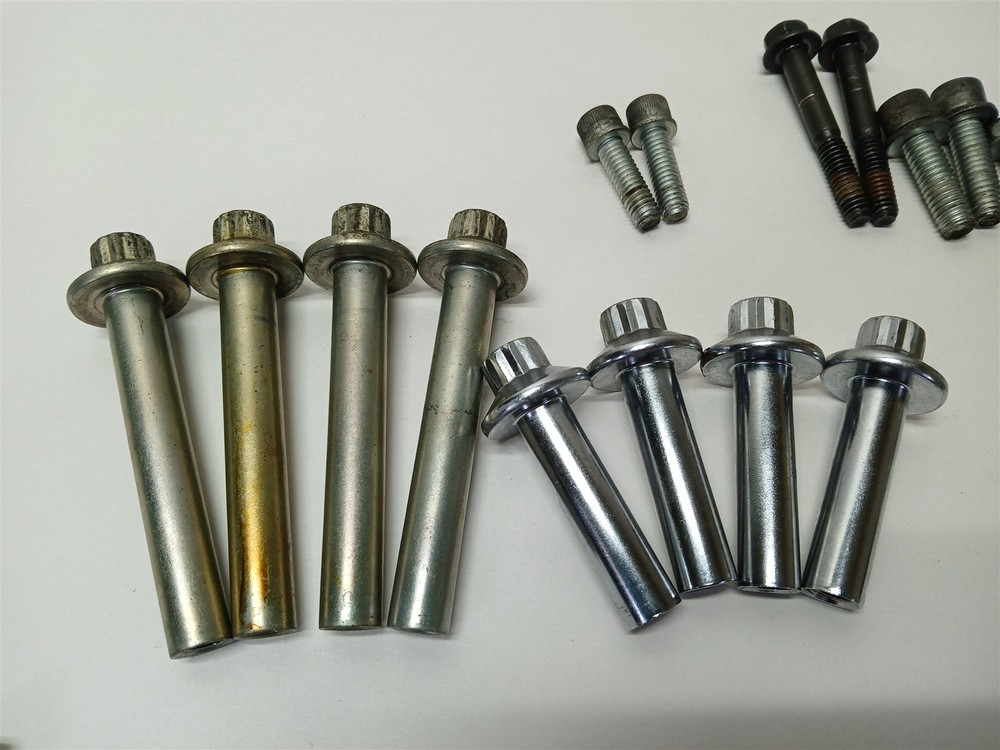 Harley-Davidson 2014 Electra Glide Cylinder Head Engine Body Bolt Misc.