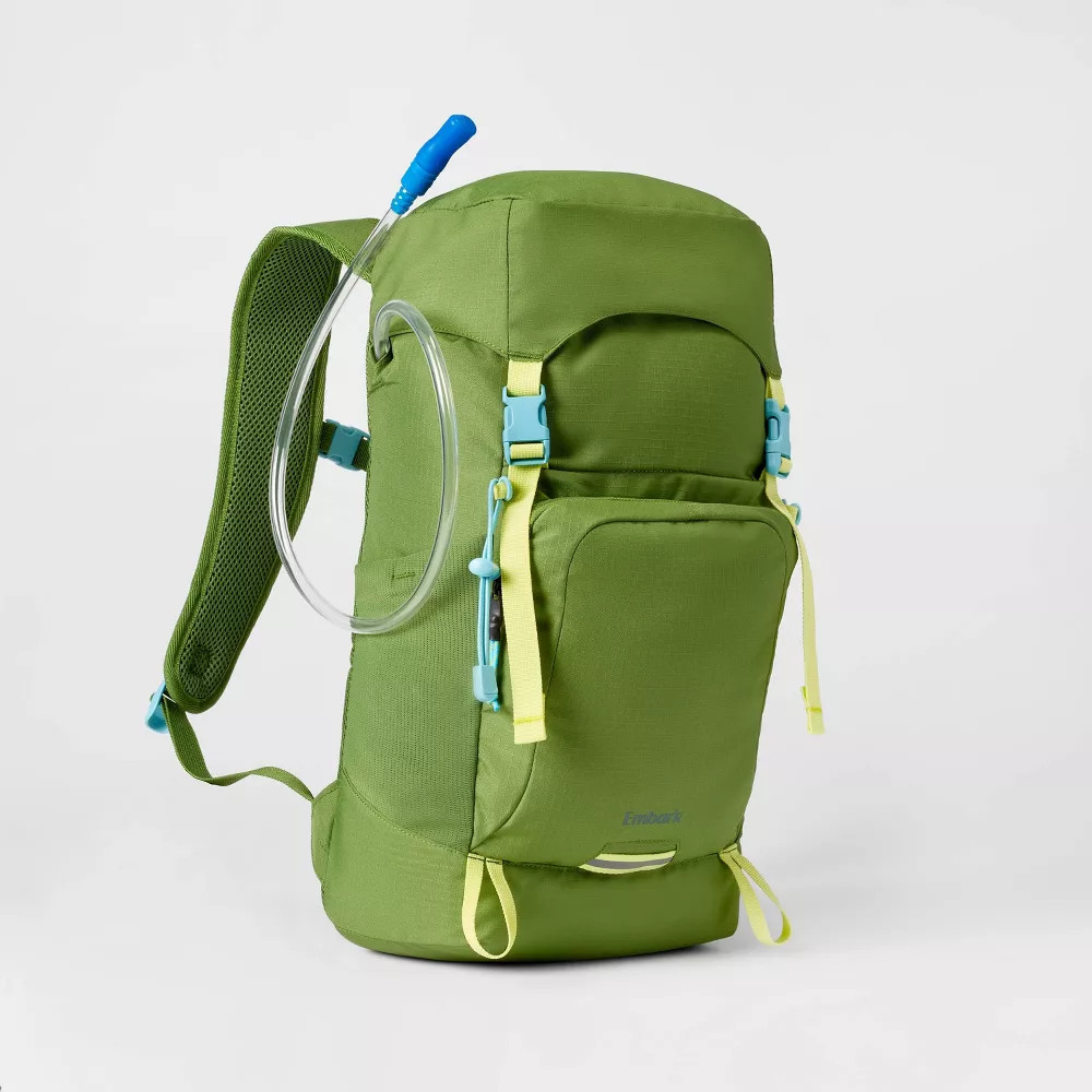 Embark Backpack Hiking Camping Cycling Bladder Green 20L Hydration Pack