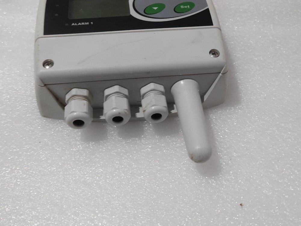 Comet H0430 temperature transmitter and controller