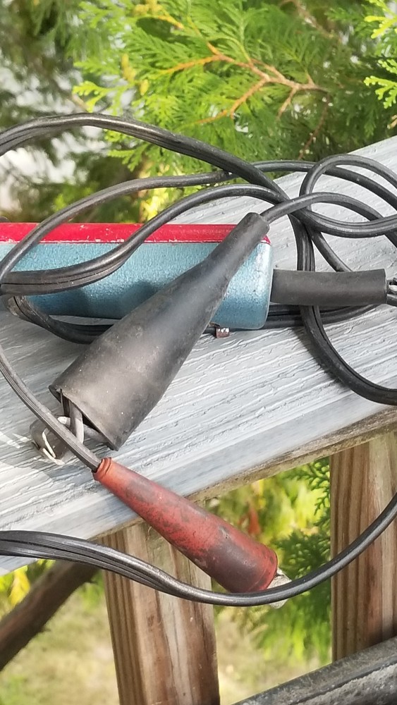 VINTAGE SUN AUTO COMPRESSION TESTER AND SUNLINE INDUCTIVE TIMING LIGHT