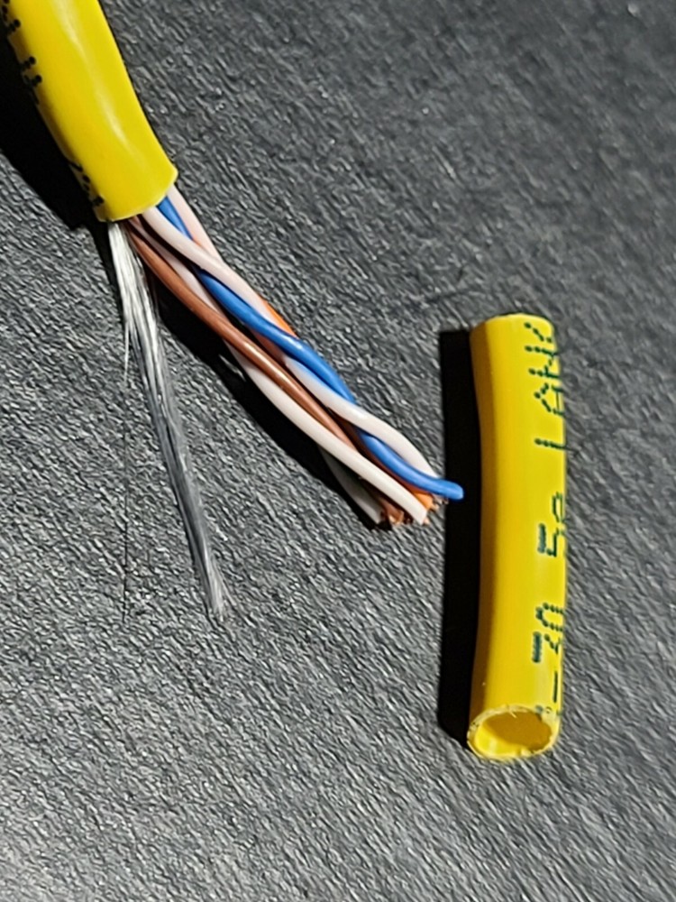 Belden Mohawk M57556 24/4P CAT5e LAN UTP Networking Cable Riser Yellow /100ft