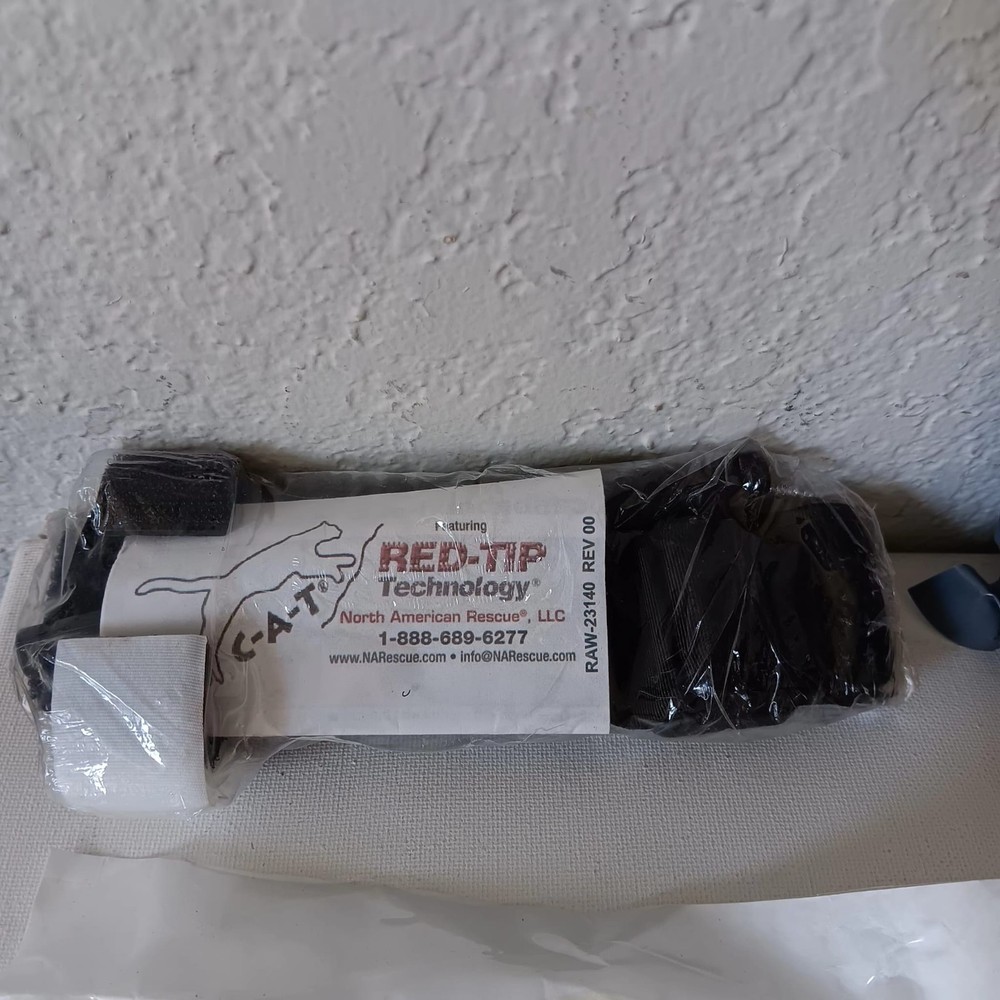 Items from the US Army First Aid Kit