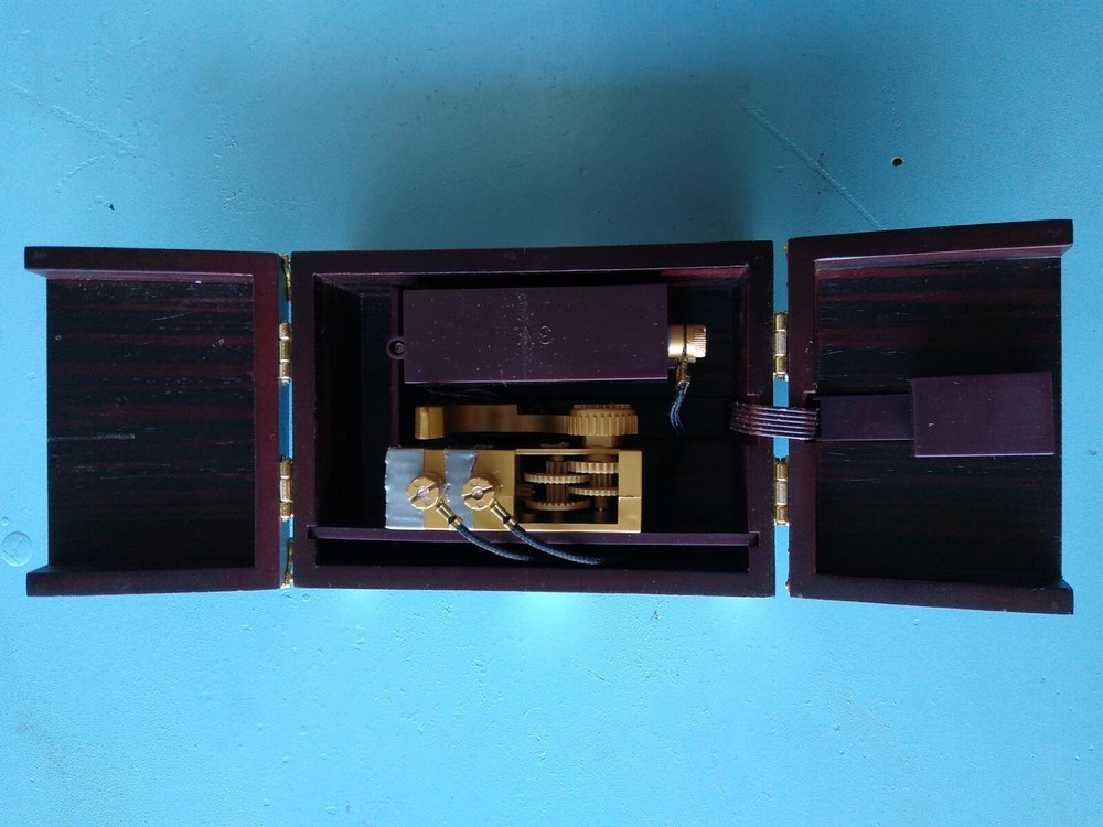 Capt. Jules' Extra-ordinary Useless Box Machine Contraption Think geek