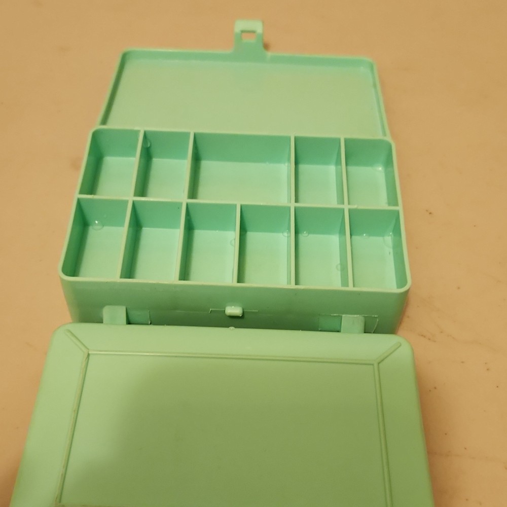 Caboodles Light Green Plastic Spool/Bobbin Storage Box