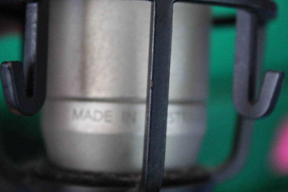 RODE NT1-A WIRED VOCAL MICROPHONE + CAGE NT1A