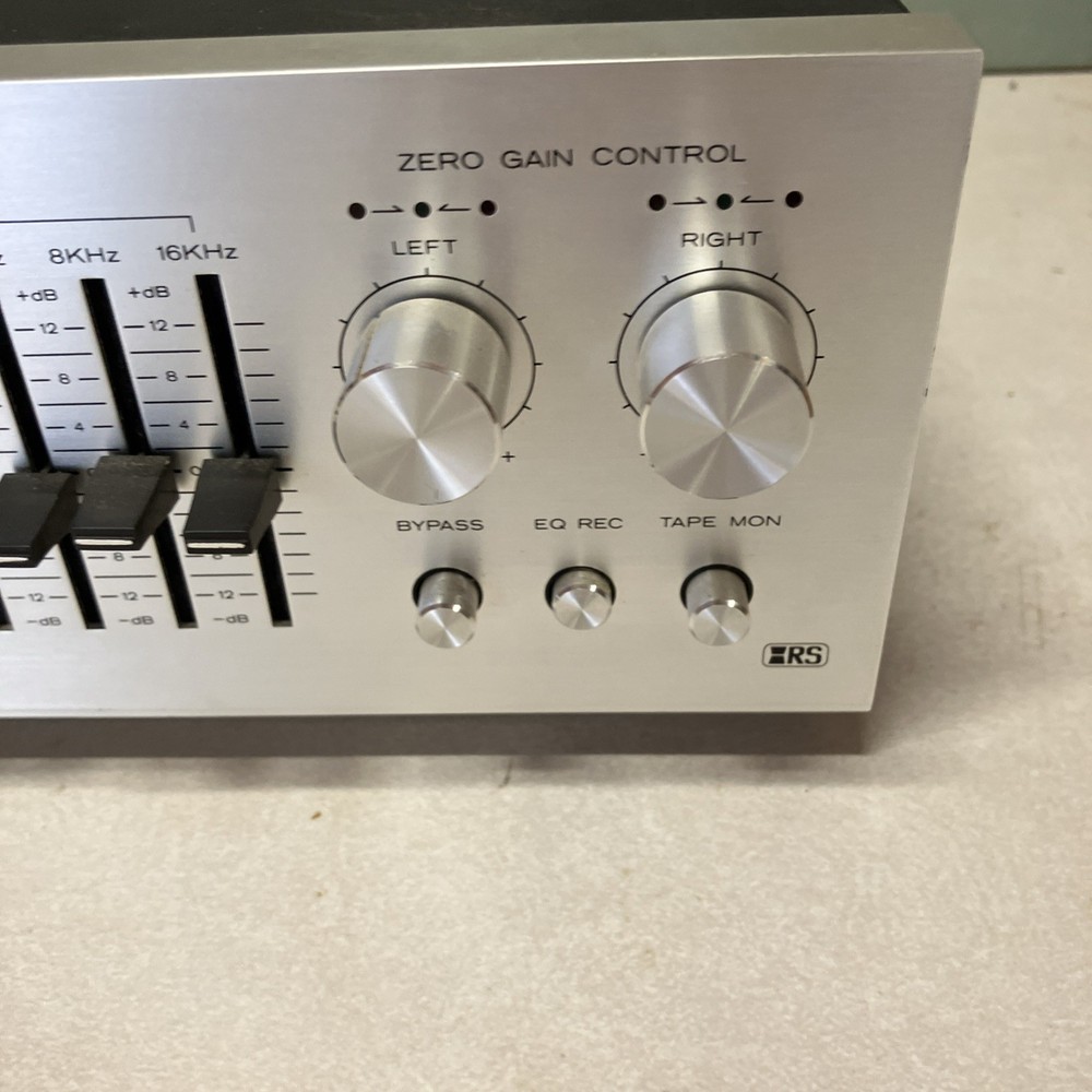 Realistic 31-2000A Stereo Graphic Equalizer Front Panel Silver Faceplate Tested