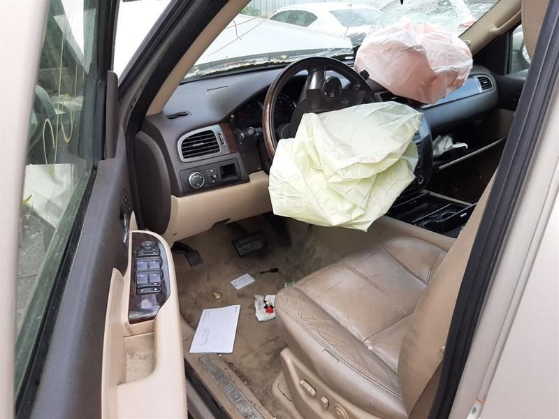 YUKON 2007 High Mounted Stop Light 541601