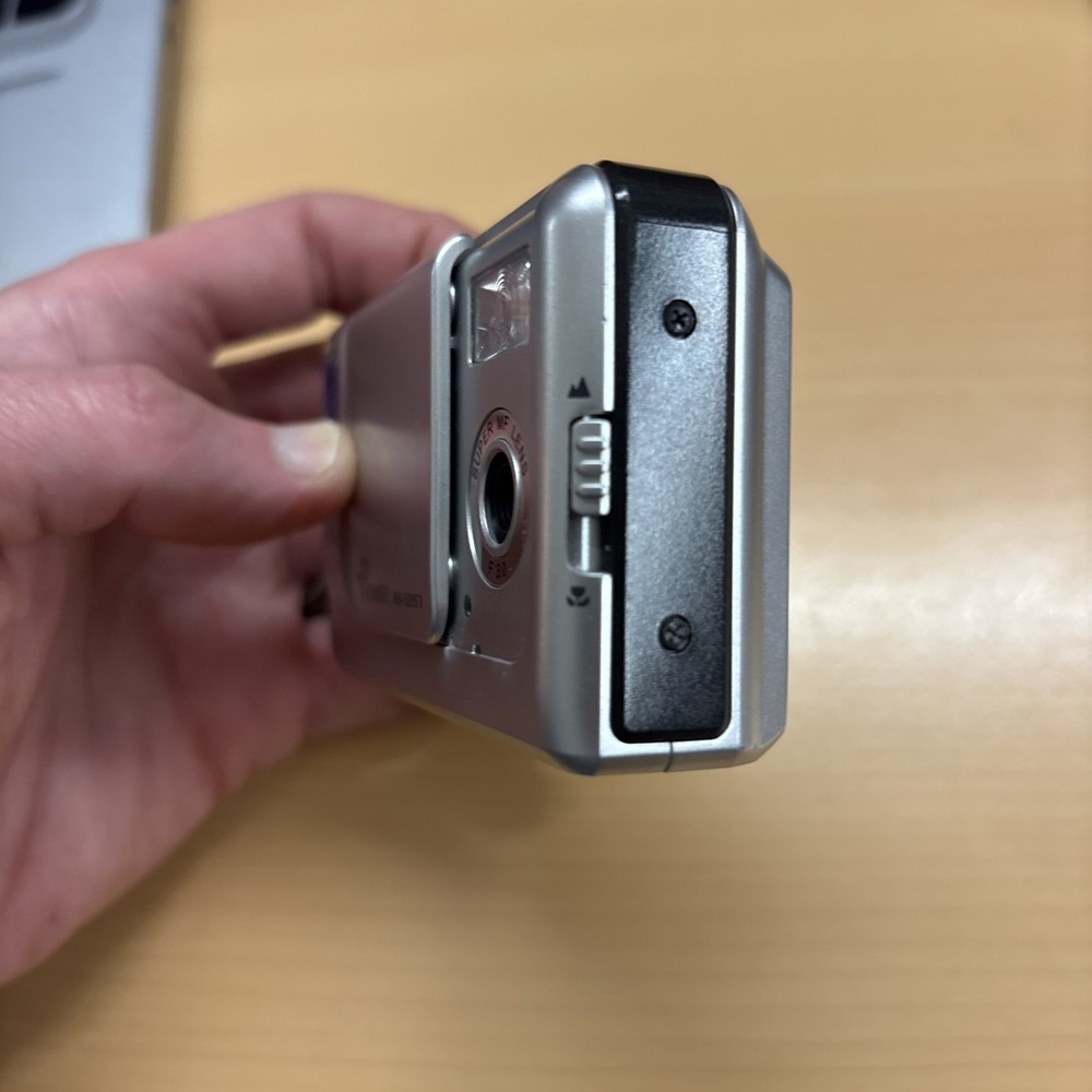 Premier DS-5057 5.0MP Compact Digital Camera Silver AA Batteries