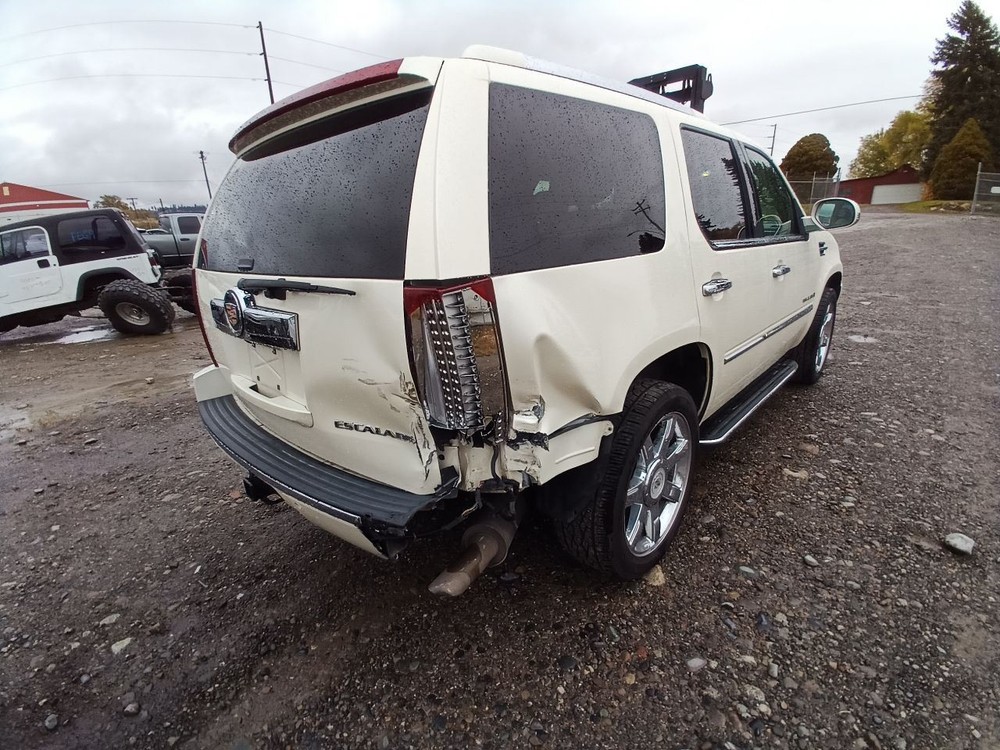 ESCALADE 2007 Battery Tray 12569654