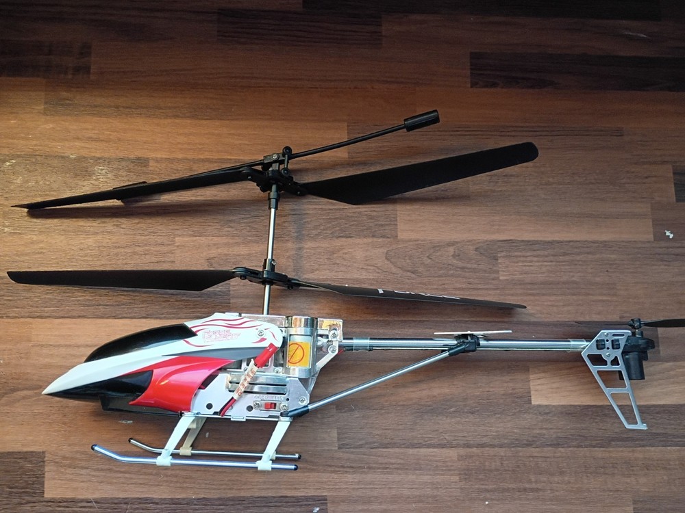 Force Flyers 90102 Hawk 3.5CH Motion Control Helicopter - RC Helicopter Only