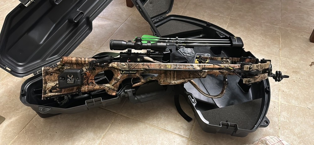 ten point titan extreme crossbow W/ACUdraw