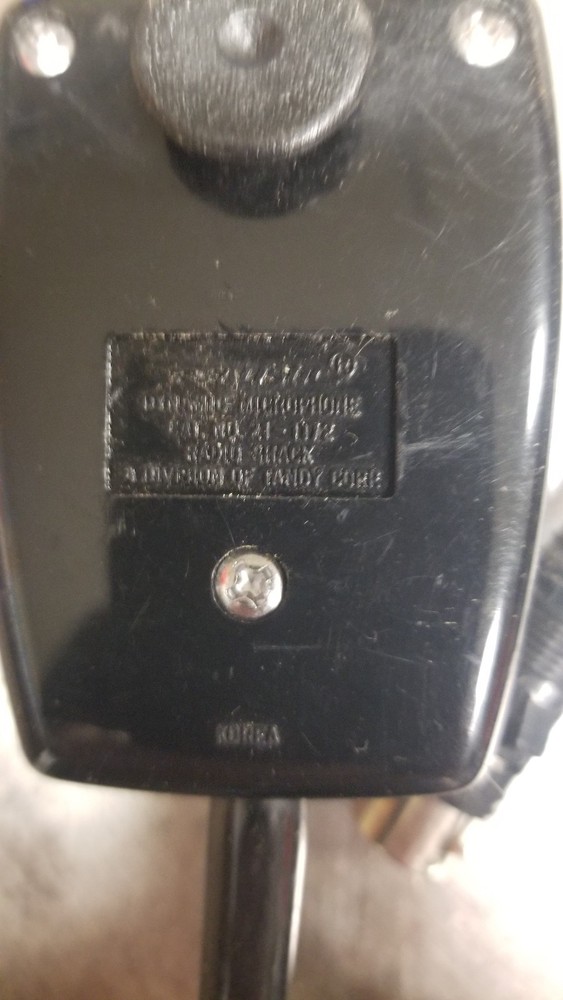 Realistic Dynamic Microphone #21-1172