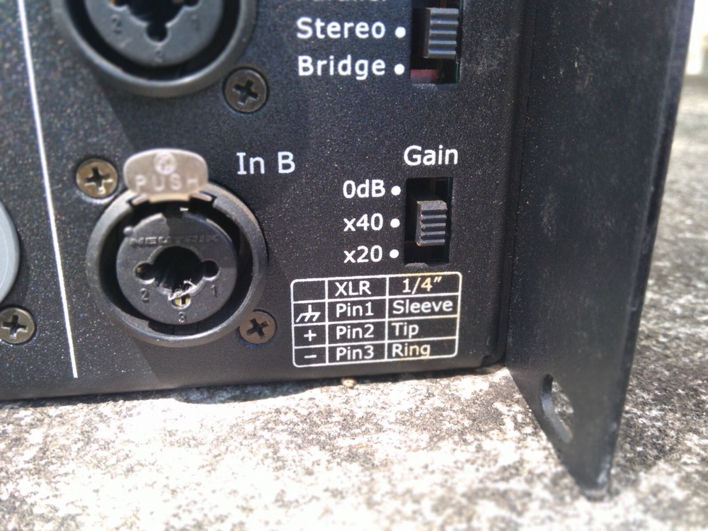 Crest Audio CD 2000 Professional Power Amplifier (2000 Watts)