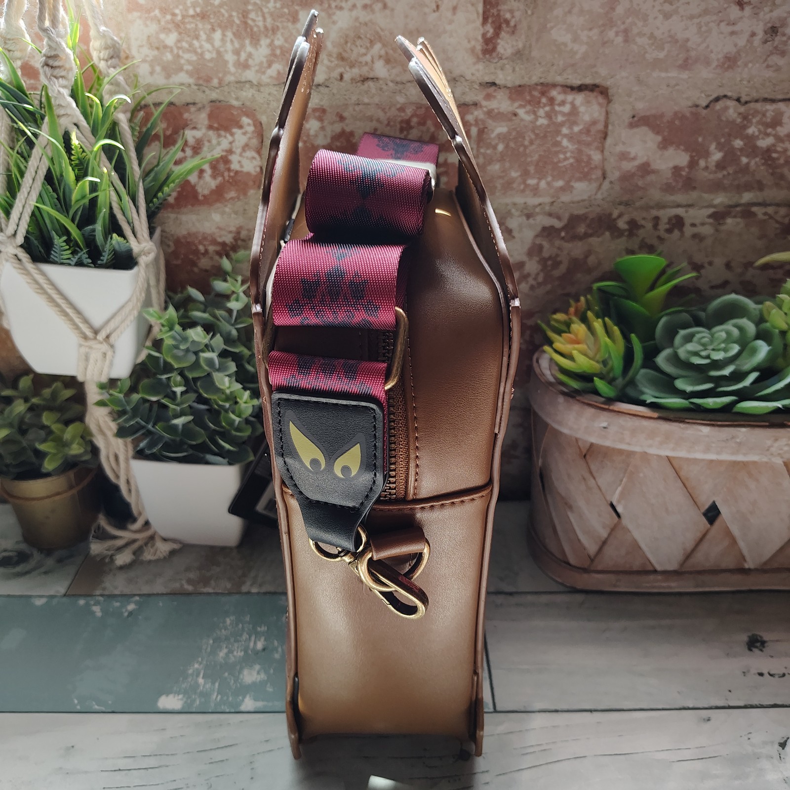 🏰🕰️Disney loungefly Haunted Mansion Clock Crossbody Glow In The Dark