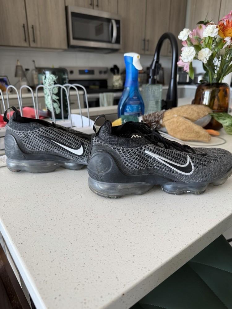 Nike VaporMax Flyknit (Size 8.5)