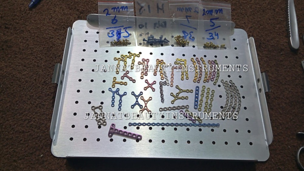 CMF Maxillofacial Titanium Reconstruction Locking Plate 1.5mm 28pc & Screws 40pc