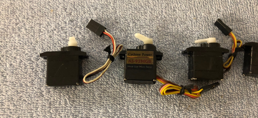 7ea Micro Servos With Universal (JR) type connectors