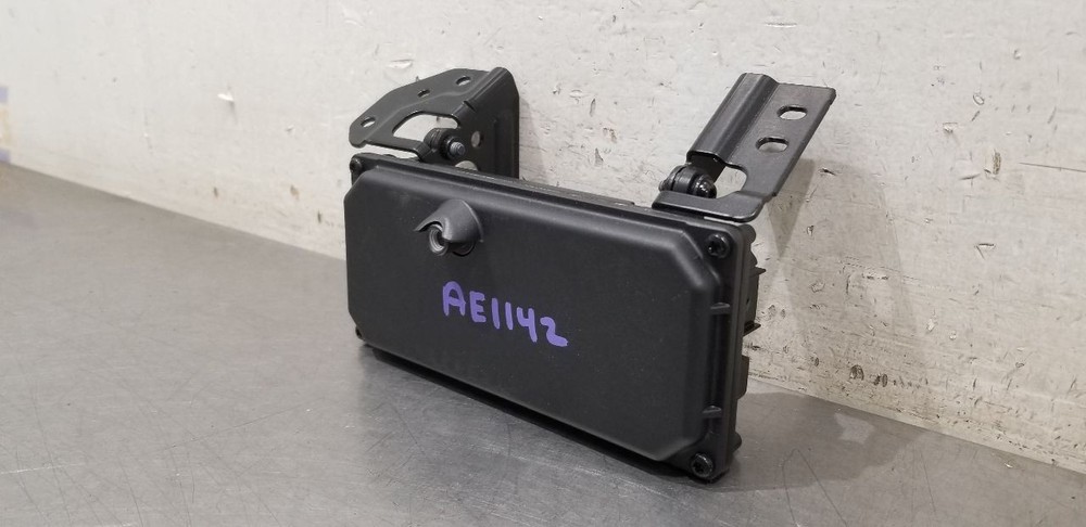 20 DODGE RAM 3500 FRONT FACING CAMERA WINDSHIELD MOUNTED 68462656AE