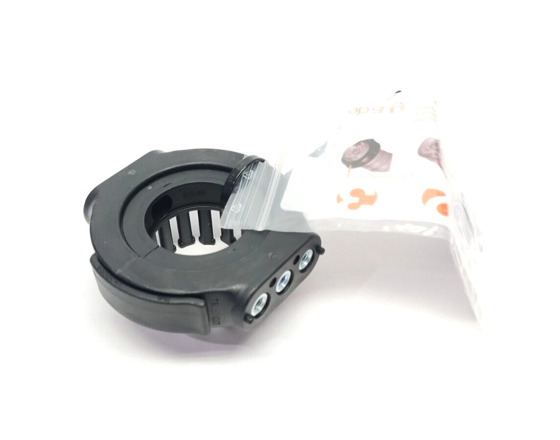 Igus TR.40.01.M6 triflex R Standard Mounting Bracket w/ Strain Relief 70mm Dia.