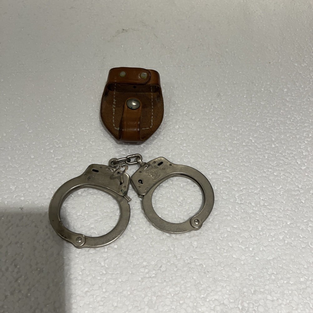 Smith & Wesson 350107 Chain Link Model 100 High Security Handcuffs with Key