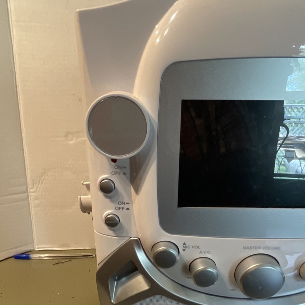 The Singing Machine STVG5698TW Bluetooth Karaoke System with Screen