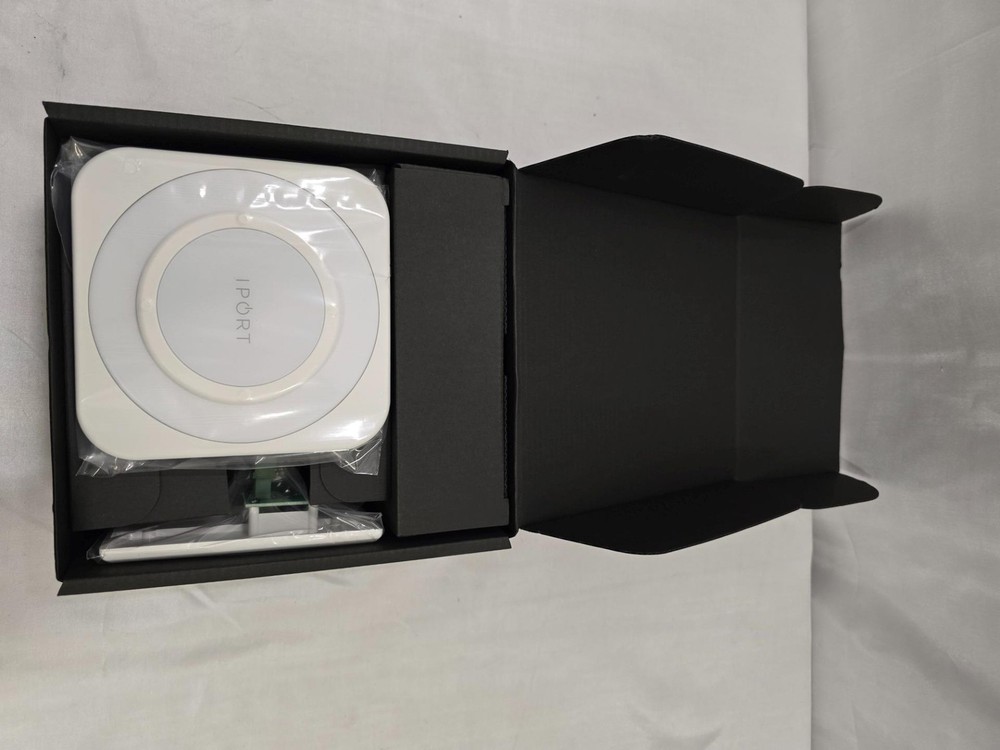 iPort Launch WallStation #70142 Wireless iPad Charging Dock - White - NEW