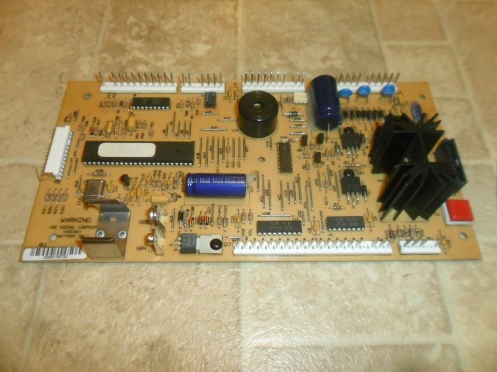 Used USI/FSI snack vending machine main control board - brown