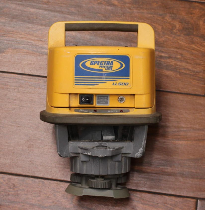 (RI3) Spectra Precision LL500 Long Range Self-leveling Level w/ HL700 Receiver