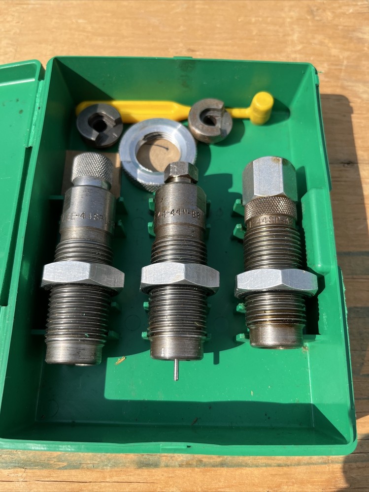 SET OF 3 LEE 44 RELOADING DIE, SHELL HOLDERS