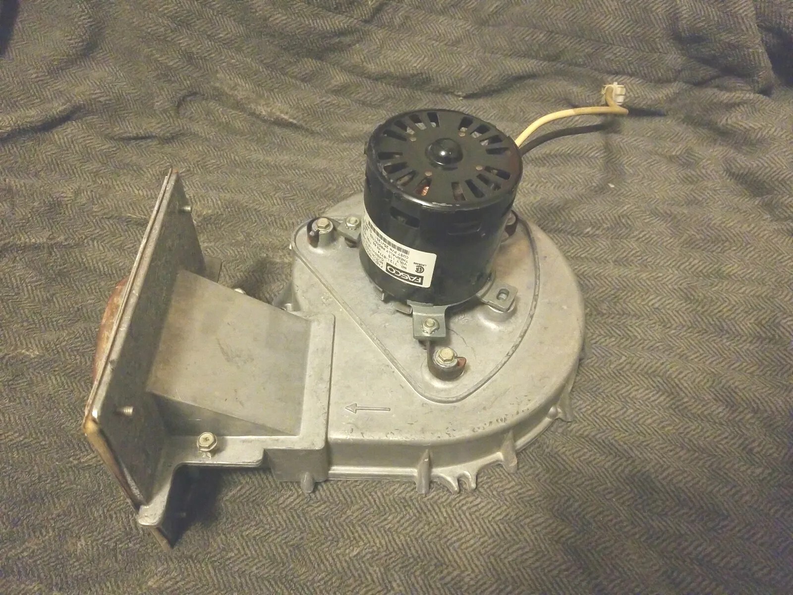 25J1201 FASCO / LENNOX 7121-8774 used 3200 rpm **$7.95 SHIPPING**