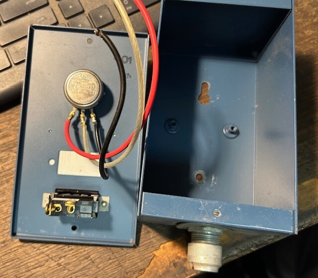 Dynamatic Model 28-381-10 Speed control - Range: 1 thru 10.