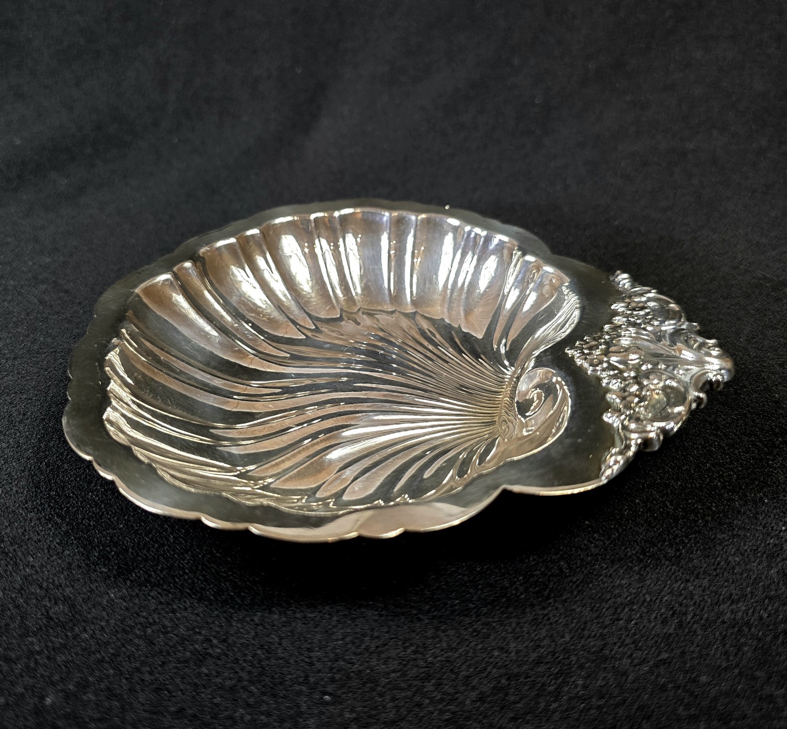 Vintage Baroque By Wallace Silver Plate Shell Relish Nut Dish Mid-Century