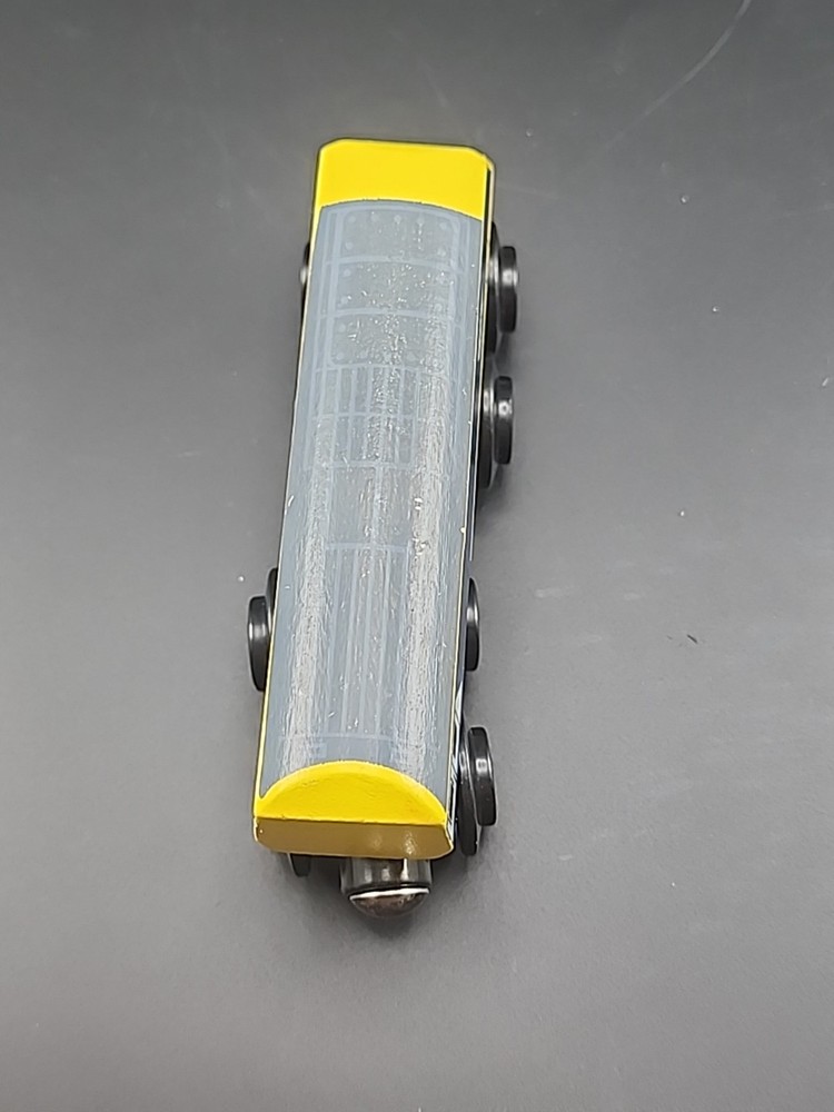 Maxim Train Car Magnetic #38551 EUC