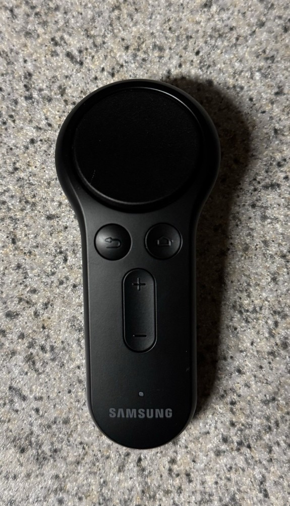 Samsung Gear VR Opened Not Used untested everything included